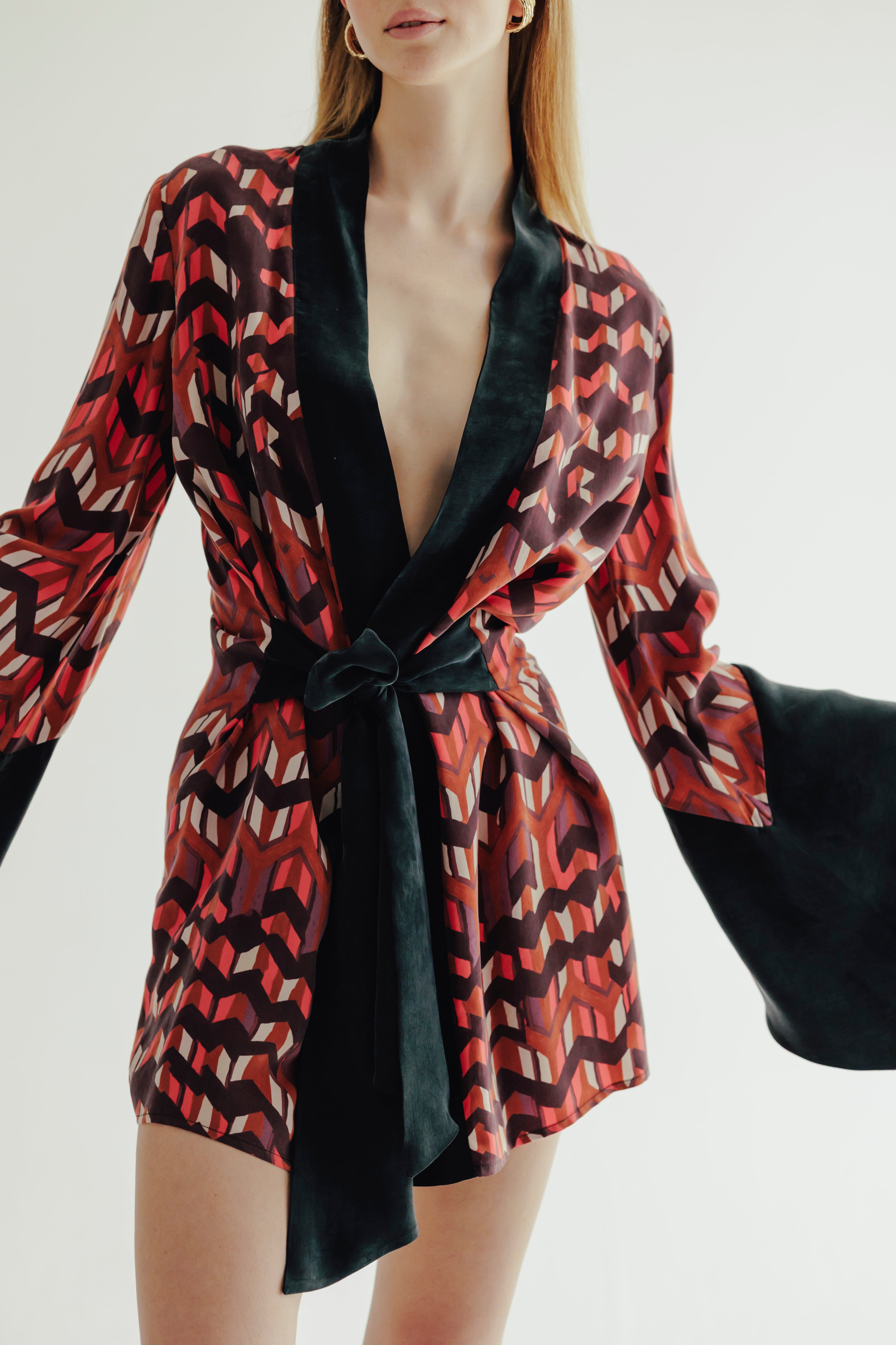 JUDE % 100 Vegan Silk Printed Mini Kimono
