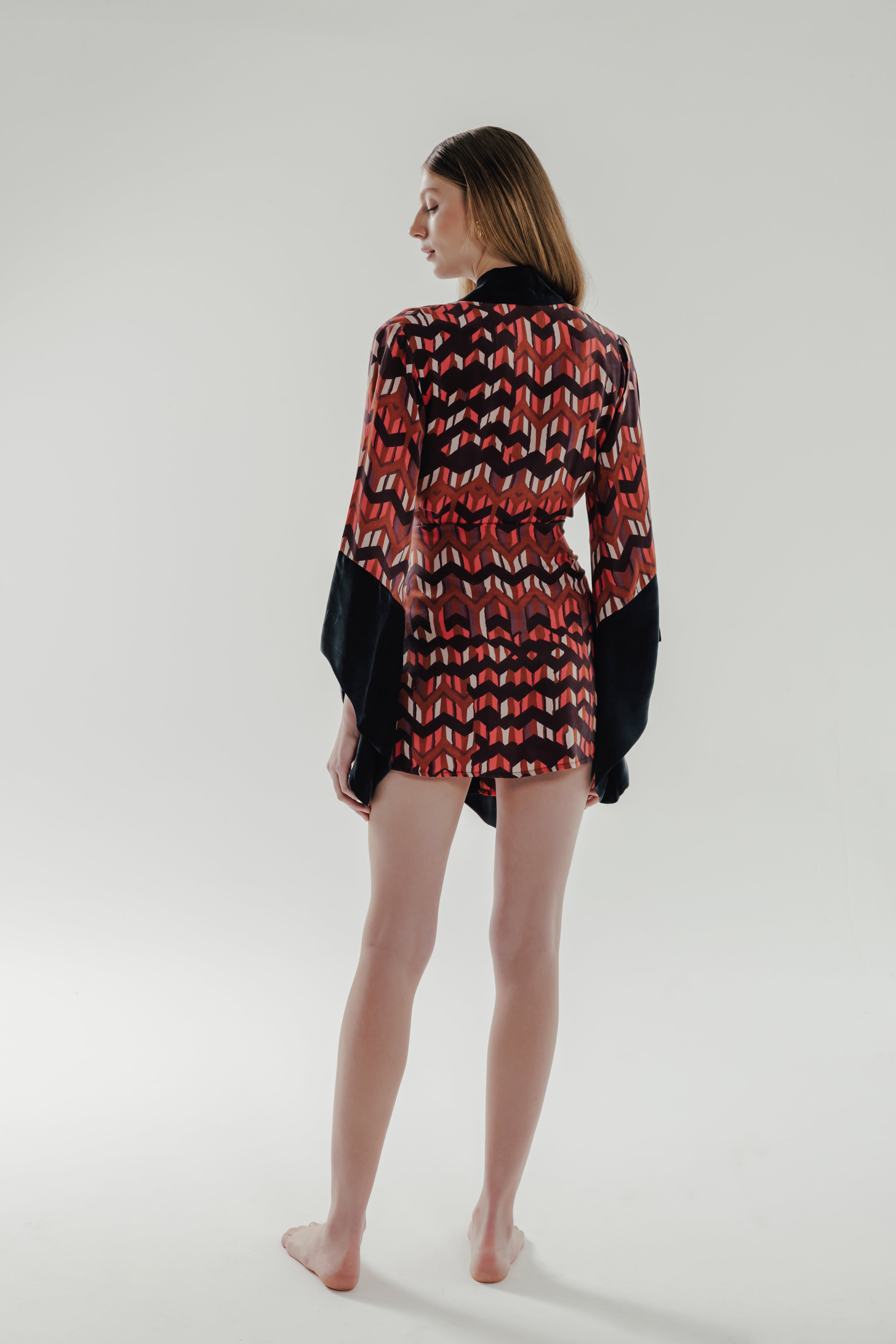 JUDE % 100 Vegan Silk Printed Mini Kimono