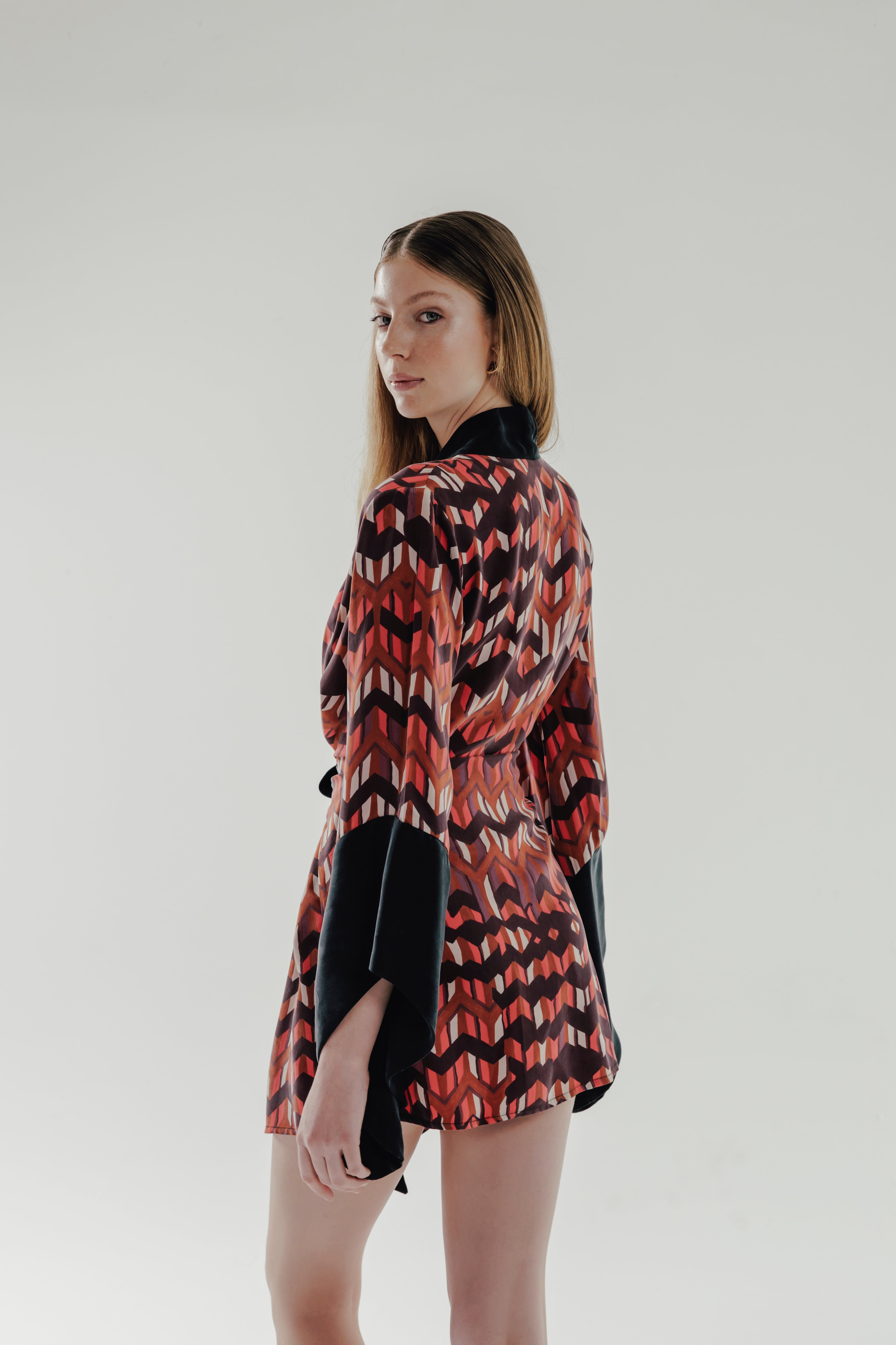 JUDE % 100 Vegan Silk Printed Mini Kimono