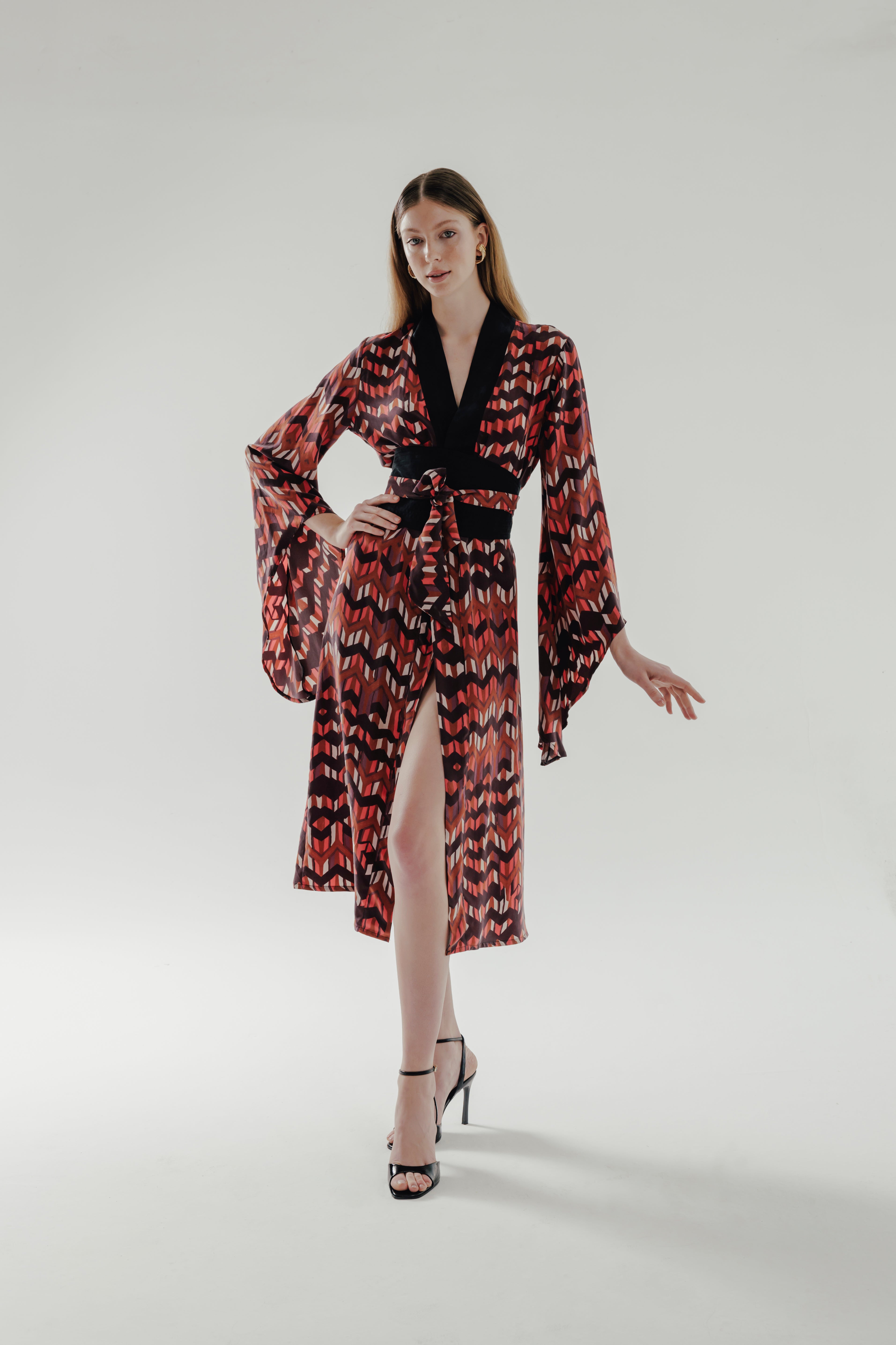 LIZA % 100 Vegan Silk Printed Kimono