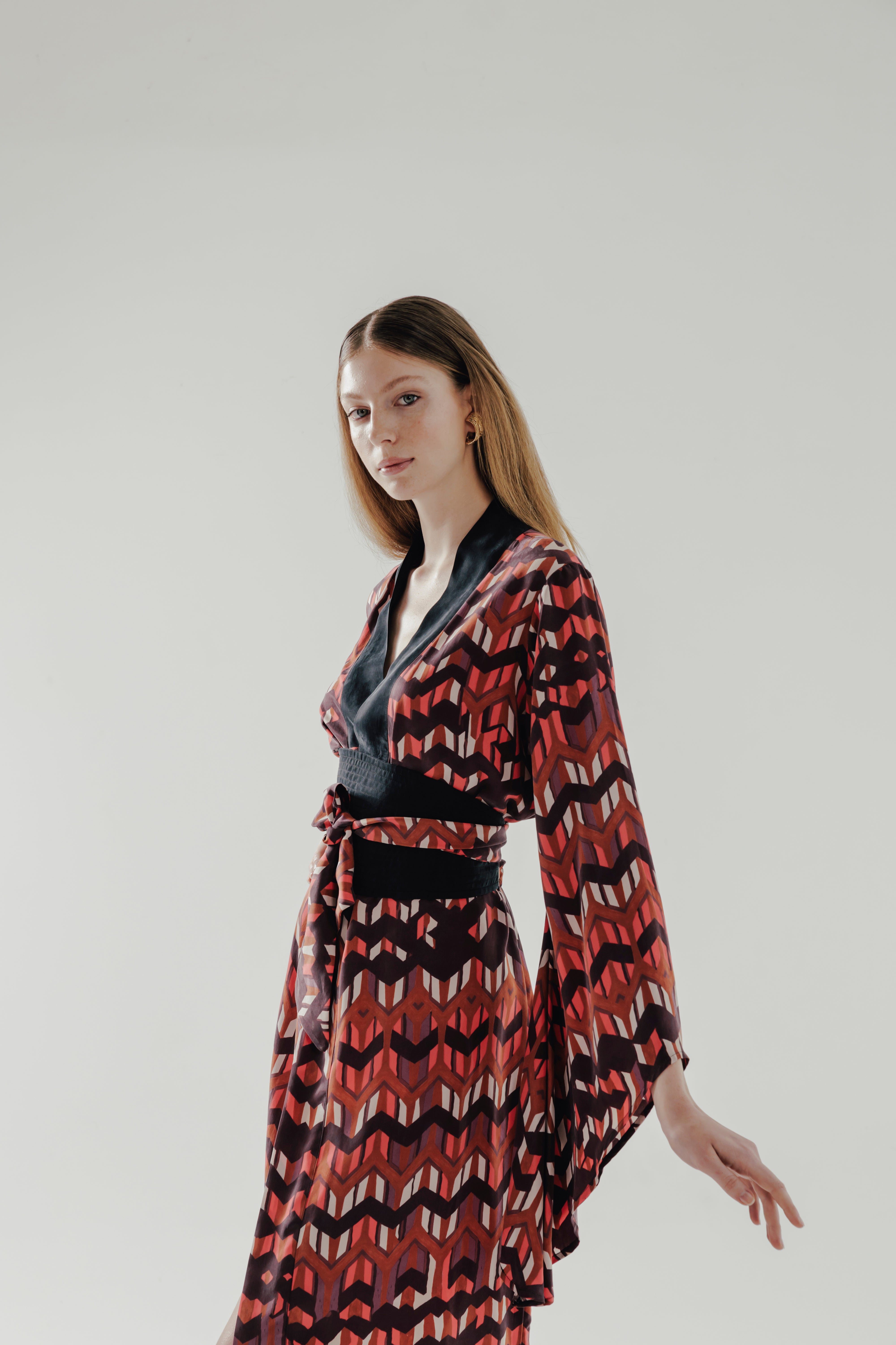 LIZA % 100 Vegan Silk Printed Kimono